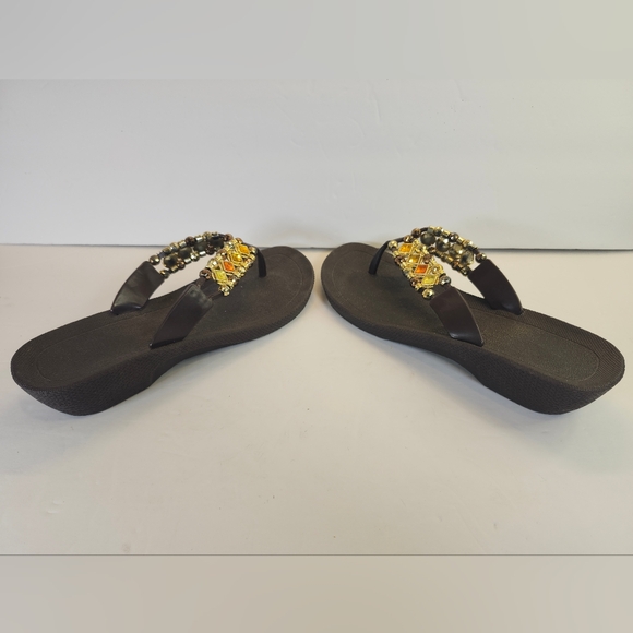 Gold Bronze Rhinestones Embellished Brown Rubber Flipflops Sandals S 7M NWOB - Picture 4 of 8